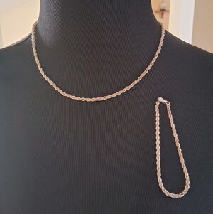 Elegant 18" Twisted Silver/Gold Rope Chain Necklace and 7" Bracelet Set Like New